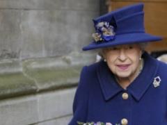 95-летняя королева Елизавета впервые появилась на публике с тростью
