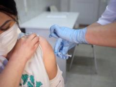 За сутки в Украине сделали почти 150 тыс. антикоронавирусных прививок