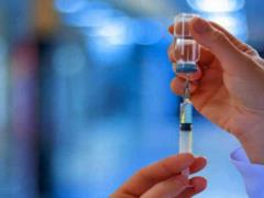 Украинцев обяжут в 2022 году пройти курс ревакцинации от коронавируса
