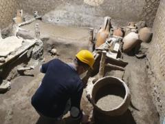 На раскопках виллы I века возле Помпей археологи нашли комнату рабов — видео