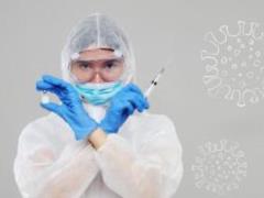 Мясников: вакцинация не останавливает распространение коронавирусной инфекции