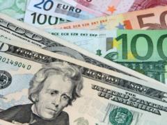 Доллар и евро продолжают стремительно дорожать