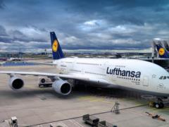 Немецкая авиакомпания Lufthansa отменяет свыше 30 тыс. рейсов из-за низкого спроса
