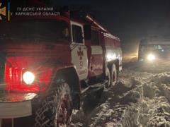 Харьковские спасатели всю ночь вытаскивали застрявшие автомобили