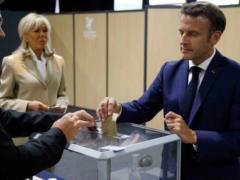 Парламентские выборы во Франции: блок Макрона все-таки впереди, но преимущество минимальное