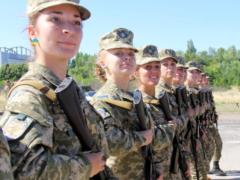 Штрафы для женщин, не ставших на воинский учет, не предусмотрены до конца года – юрист