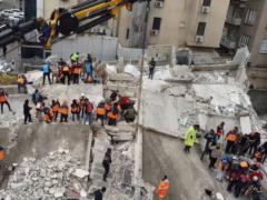Число погибших в результате землетрясений в Турции и Сирии достигло почти 2300 человек