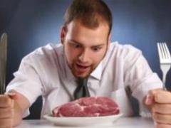 Врач Неронов: признаком отравления мясом может быть повышенная температура