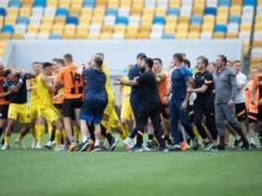 Массовая драка в матче УПЛ: восемь игроков  Шахтера  и  Днепра-1  получили дисквалификации