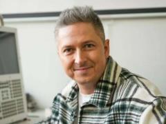  Им пока не бьют окна : Педан дал совет украинцам, которые слушают русскую музыку в авто