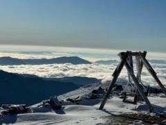 Карпаты засыпало снегом в середине мая, в горах фиксируется мороз