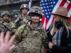  Ми покінчили з цим лайном : у США звільнюють з армії трансгендерних військовослужбовців