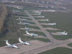 З явилися перші супутникові знімки знищених літаків на аеродромі  Бєлая 