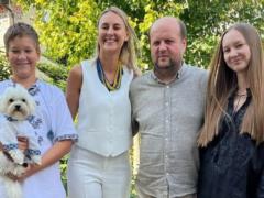 Бронюк дал редкий комментарий о бизнесе жены и воспитании двоих детей