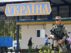 Выезд в отпуск за границу: разрешен ли он забронированным лицам