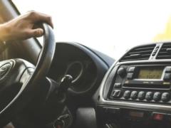 Могут ли забрать права за  благодарность  аварийкой: ответ МВД