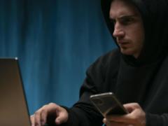 Притворяются службой поддержки Facebook и воруют аккаунты: в Украине массово активизировались кибермошенники