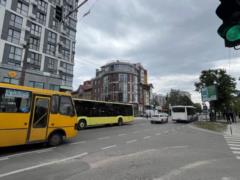 Во Львове уволили водителя автобуса, который не остановился во время минуты молчания