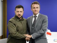 Макрон после разговора с Путиным сразу связался с Зеленским, - СМИ