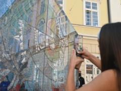 Воссозданная мозаика Аллы Горской вернулась из Лондона в Украину