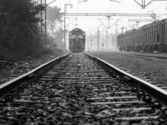 У Росії пролунав вибух на залізничних коліях: є жертви, низка поїздів затримується