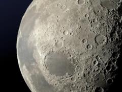 На Луну летит астероид, для его разрушения NASA может подготовить ядерный удар