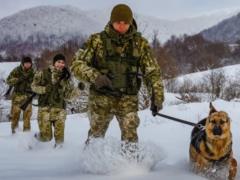 Термобелье, флиска и спальник: опытные бойцы советуют, как не замерзнуть в армии
