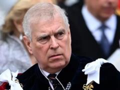 Принц Эндрю отказался от титула герцога Йоркского