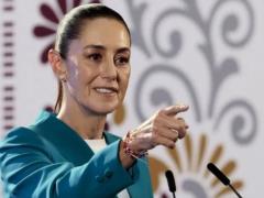 Президент Мексики подверглась сексуальным домогательствам во время встречи со сторонниками в центре Мехико