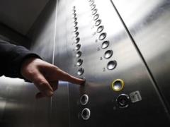 Новая коммунальная реальность: кто не сдал деньги на генератор, на лифте не ездит