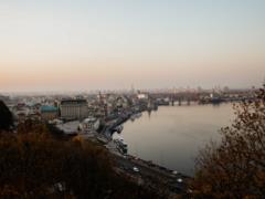 В Киеве временно ограничат движение