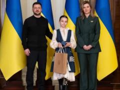 Зеленские вручили награду  Будущее Украины  9-летней гимнастке, потерявшей ножку во время атаки РФ
