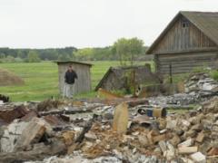 Староста села на Черниговщине: На яблонях висят дроны, в огородах зарылись фугасы