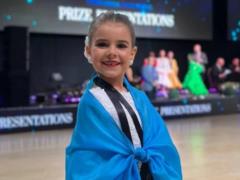“Почему ведущий мне поклонился?” - 7-летняя Злата Верес стала чемпионкой мира в бальных танцах