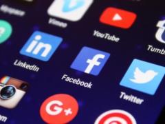 Австралия первой в мире запретила соцсети детям до 16 лет