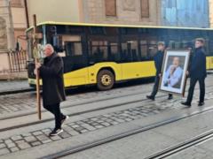 Во время общегородского прощания со Степаном Гигой во Львове трубач заиграл мелодию  Яворины 