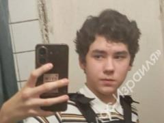  Він Бог і брат : батько 15-річного нациста з Росії, який зарізав 10-річного таджика, воює в Україні