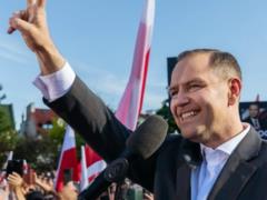 Навроцкий подписал закон, регулирующий получение карт CUKR для украинцев