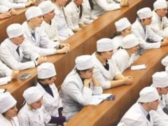С 1 января для студентов-медиков станет обязательной военная подготовка офицеров запаса