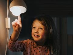 Детей с инвалидностью обеспечат зарядными станциями