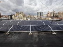 В Украине упростились правила установки солнечных электростанций на крышах