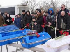 В Харьковской области простились с ветераном и его тремя детьми, погибшими от российского шахеда