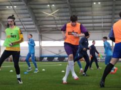 Тренировка с чемпионами! ФК  Динамо  провёл спарринг с представителями медиа