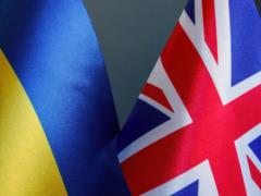 Британия ввела крупнейший пакет санкций против России: что попало под ограничения