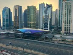 Дороги пусті, людей немає: Дубай став містом-привидом, як і Київ у березні 2022 року (відео)