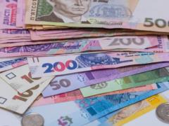 Минфин посчитал, как изменились зарплаты у госслужащих и судей в Украине