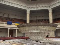 В Верховной Раде ремонтируют люстру - стоимостью сто «Жигулей» и «оружие» для Надежды Савченко