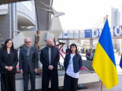 В Брюсселе возле Европарламента презентовали скульптуру Жанны Кадыровой  Оригами Олень 