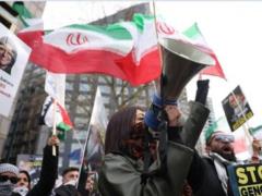  Досить ядерного лицемірства : у Лондоні пройшла багатотисячна акція проти бомбардувань Ірану (відео)