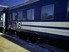  Укрзалізниця  будет останавливать поезда во время тревоги, всех пассажиров эвакуируют